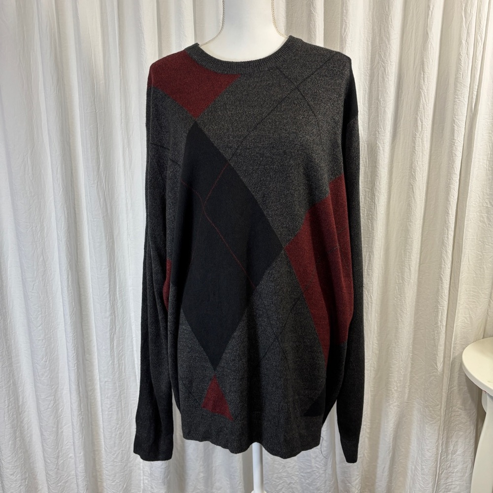 Dockers Men's Crewneck Sweater - Black and Dark Red